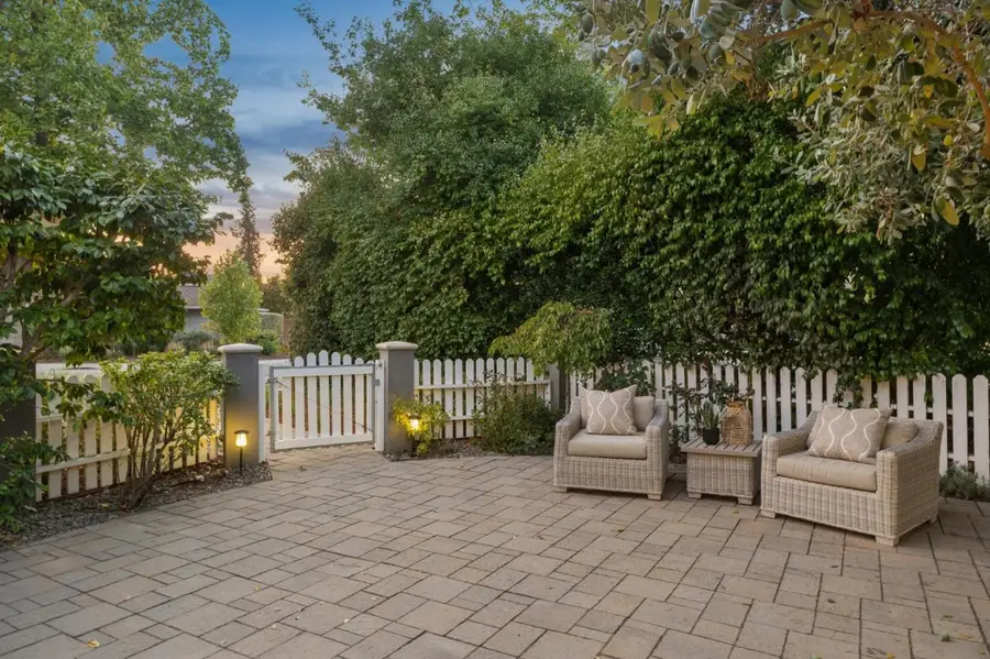 160 Lois Lane, Palo Alto, CA 94303 - #2