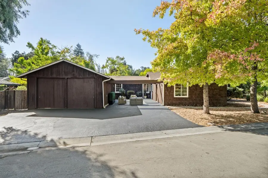 1055 Los Robles Avenue, Palo Alto, CA 94306 - #2