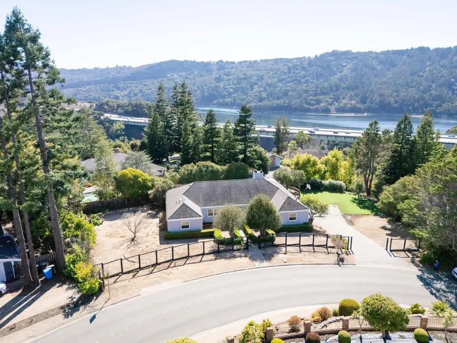 1365 Lakeview Drive, Hillsborough, CA 94010 - #2