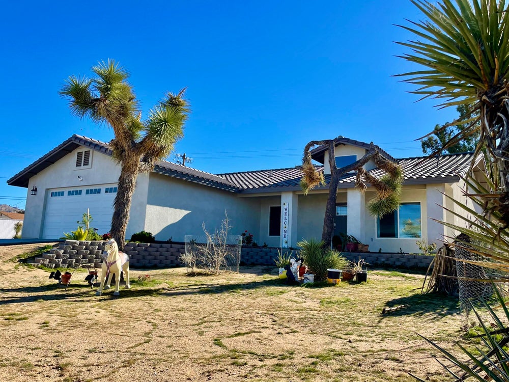 58385 58385 Delano Trail, Yucca Valley, CA 92284 BHGRE