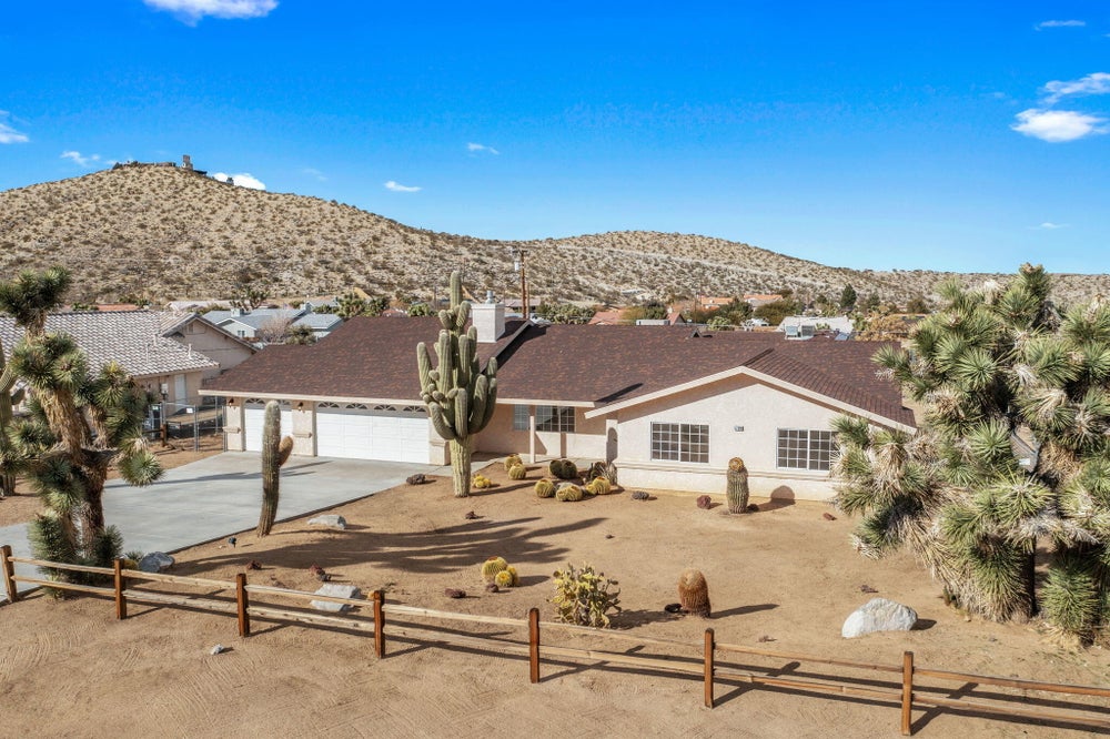 57996 Desert Gold Drive, Yucca Valley, CA 92284 BHGRE