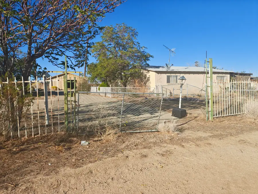6149 105 Th Street W, Rosamond, CA 93560 - Image #2