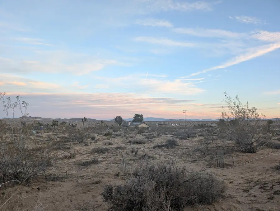 476 Ripon Avenue, Yucca Valley, CA 92284 - #3