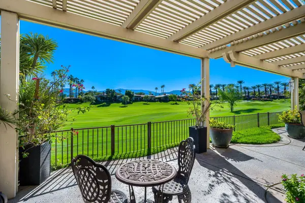 811 Deer Haven Circle, Palm Desert, CA 92211