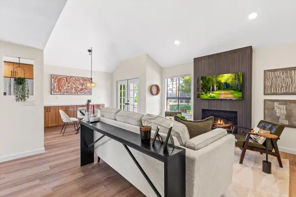 126 Avellino Circle, Palm Desert, CA 92211