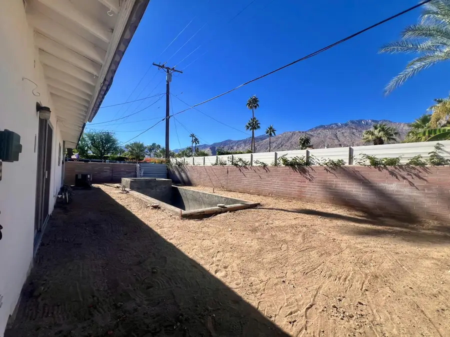 633 N Plaza Amigo, Palm Springs, CA 92262 - Image #2