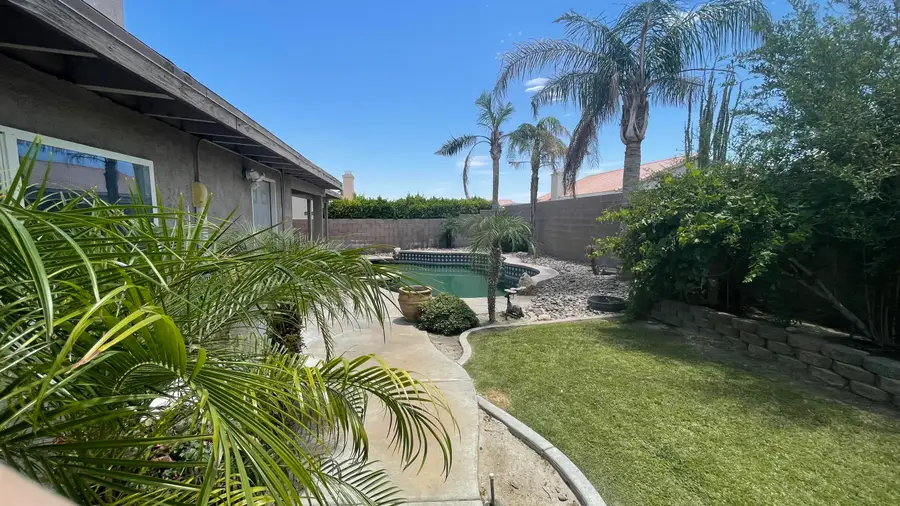 69717 Northhampton Avenue, Cathedral City, CA 92234 - Image #2