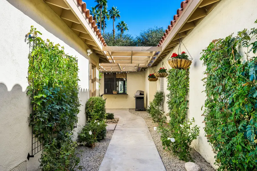 146 Las Lomas, Palm Desert, CA 92260 - Image #2