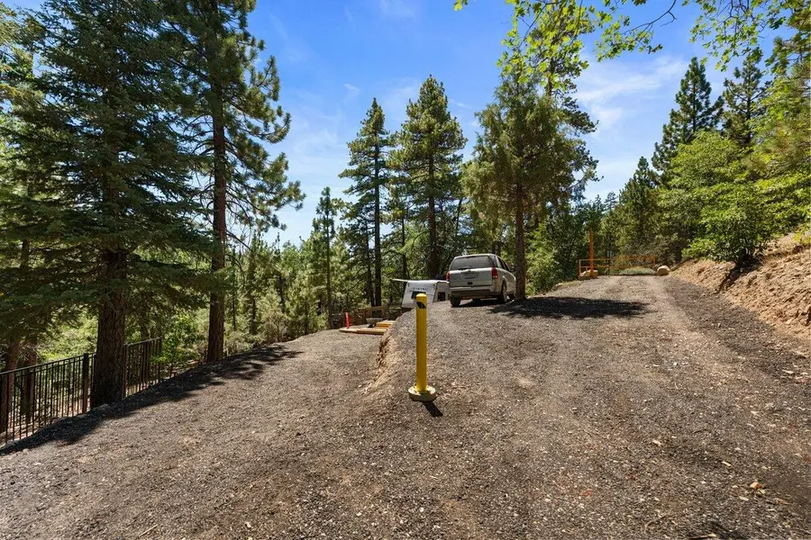 1275 Fawnskin Drive, Fawnskin, CA 92333 - Image #3