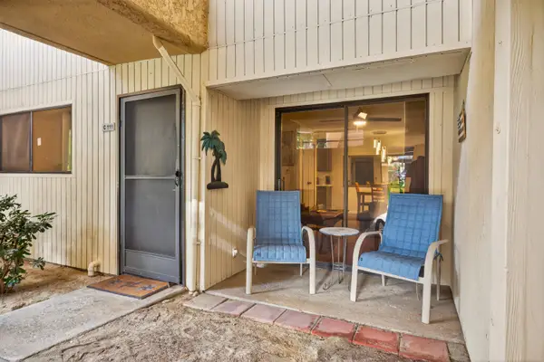 2800 N Los Felices Circle E #C-111, Palm Springs, CA 92262