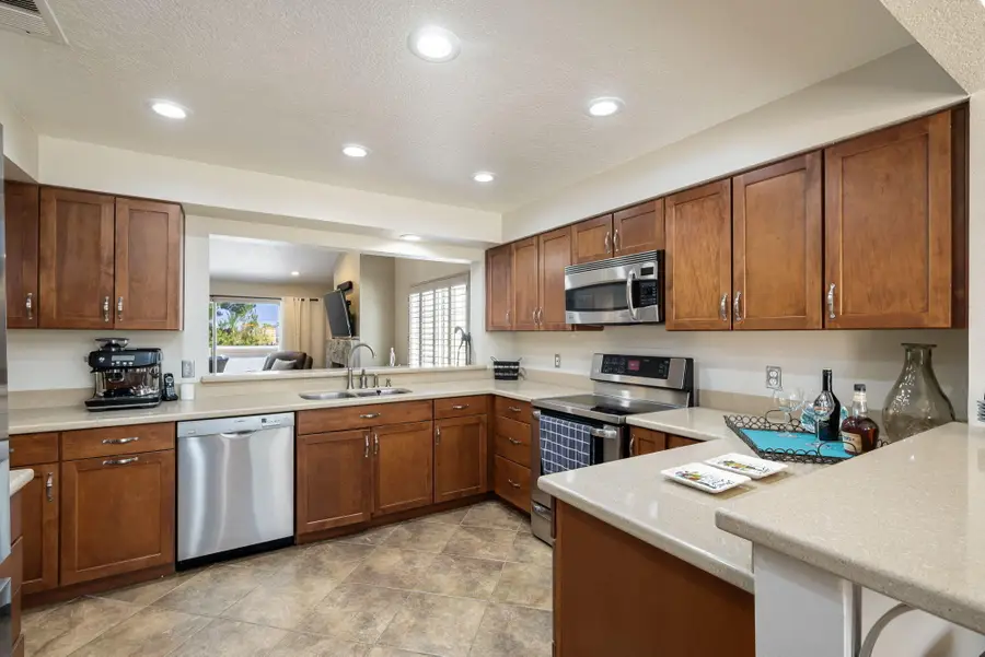 340 Vista Royale Drive, Palm Desert, CA 92211 - Image #3