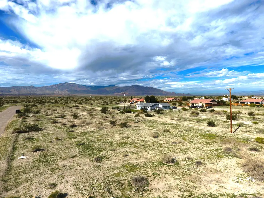 1570 Arctic Avenue, Thermal, CA 92274 - Image #2