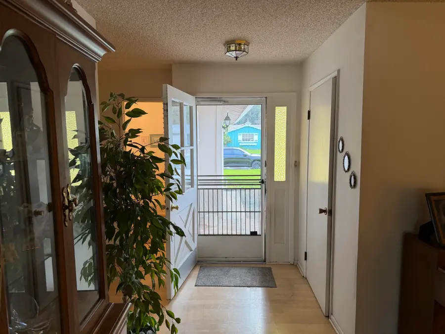 23375 Erwin Street, Woodland Hills, CA 91367 - Image #2