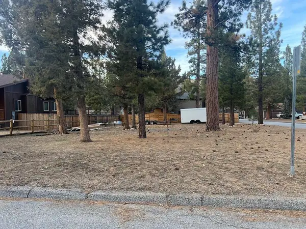 449 E Country Club Boulevard, Big Bear City, CA 92314