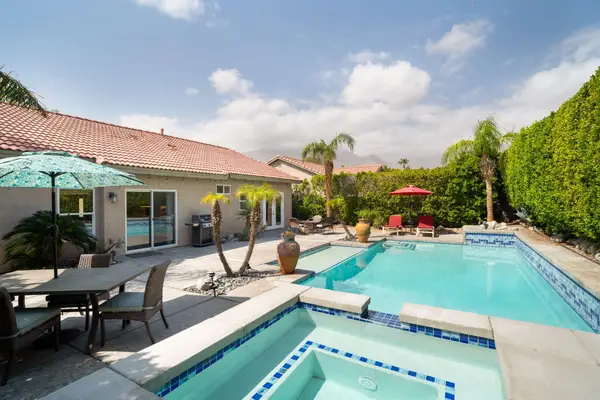 1598 Amelia Way, Palm Springs, CA 92262