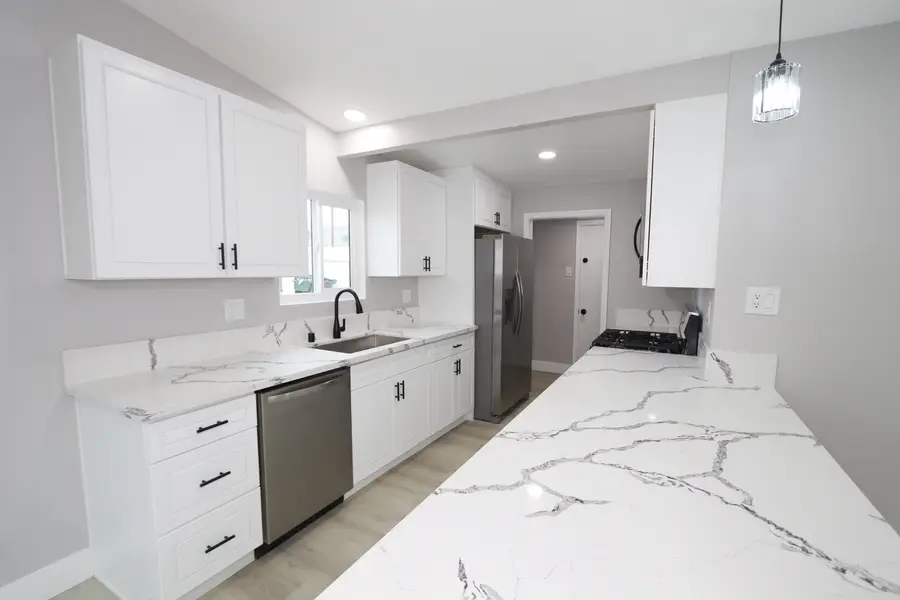 65860 Acoma Avenue, Desert Hot Springs, CA 92240 - Image #2