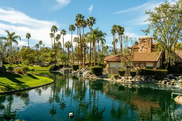 120 Willow Lake Drive, Palm Desert, CA 92260