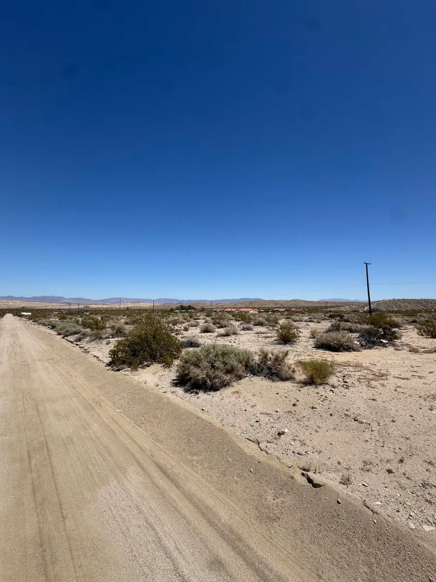 16 Woodward Avenue, Twentynine Palms, CA 92277 - #3