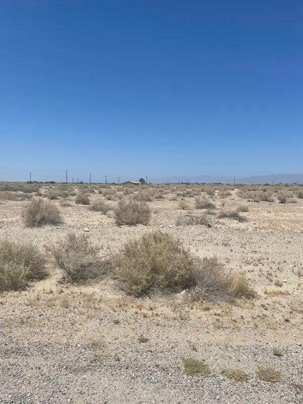 2444 Sea Shore Avenue, Thermal, CA 92274