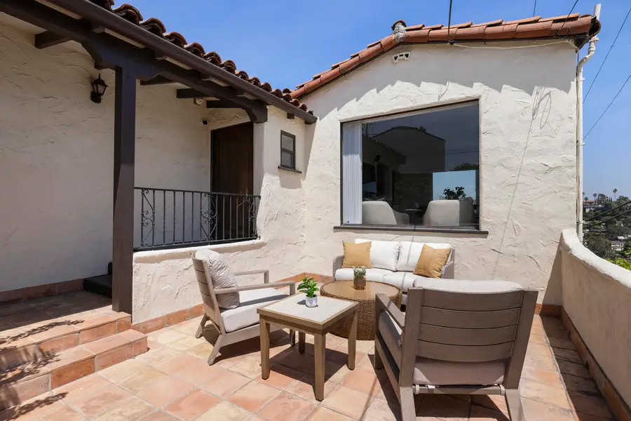3756 Clayton Avenue W, Los Angeles, CA 90027 - #2