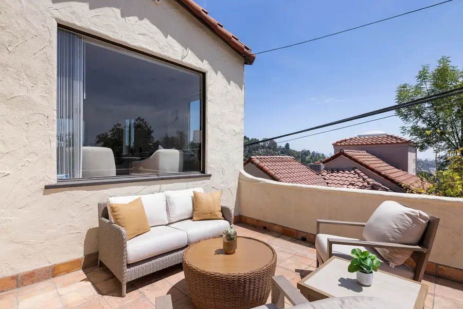 3756 Clayton Avenue W, Los Angeles, CA 90027 - #3