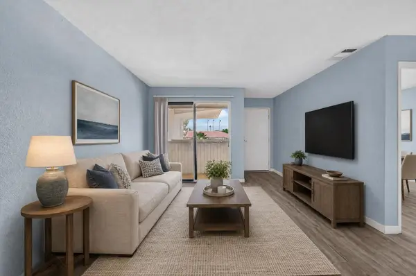 2812 N Auburn Court #210, Palm Springs, CA 92262