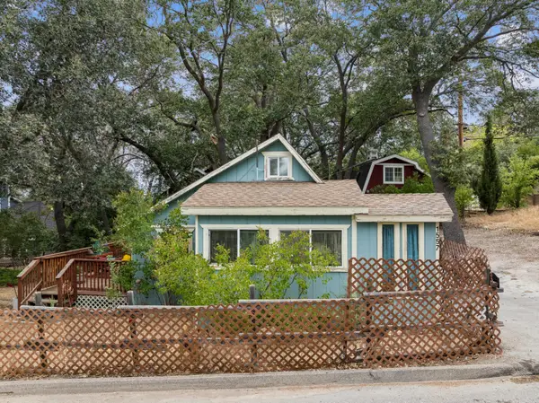 1557 Edge Cliff, Lake Arrowhead, CA 92352