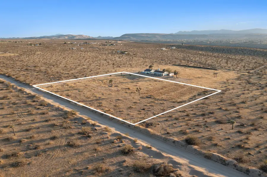 226 Rainbow Road, Landers, CA 92285 - #2