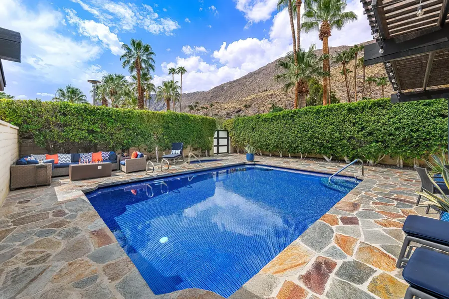 572 W Arenas Road #2, Palm Springs, CA 92262 - #3
