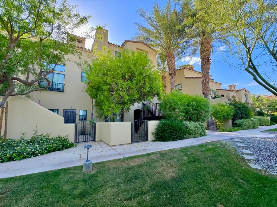 230 Villorrio Drive E, Palm Springs, CA 92262 - #2