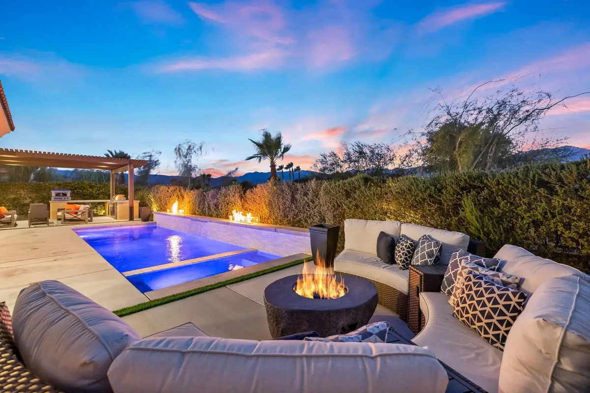 40 Burgundy, Rancho Mirage, CA 92270 - #1