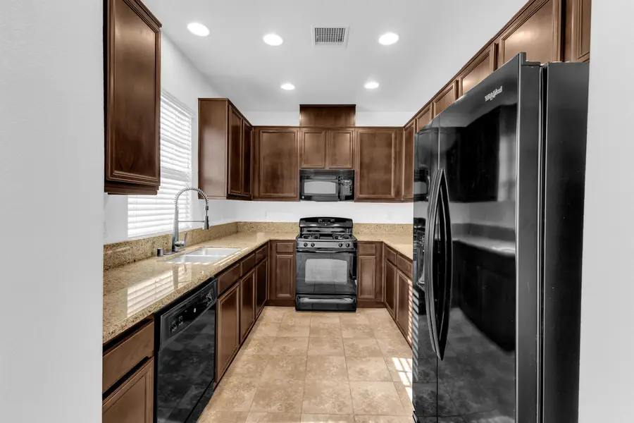 162 Paseo Bravo, Palm Desert, CA 92211 - #3