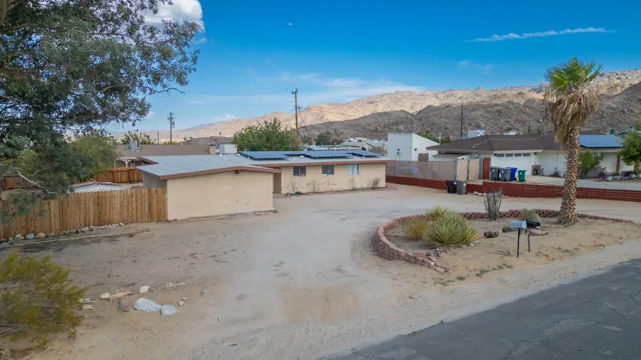 6637 Galleta Avenue, Twentynine Palms, CA 92277 - #3