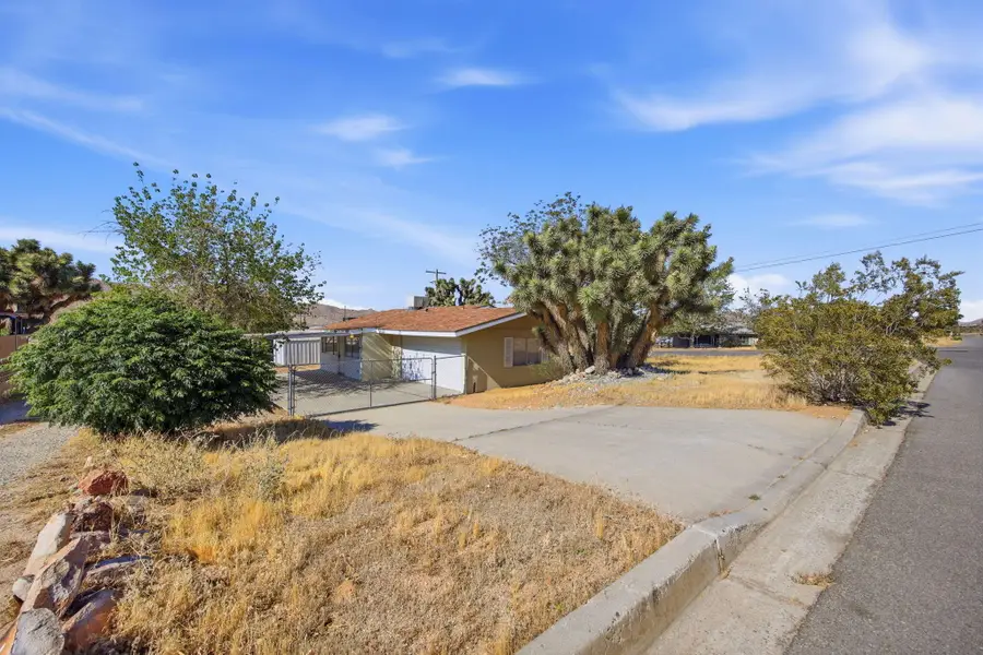 7798 Acoma Trail, Yucca Valley, CA 92284 - #2