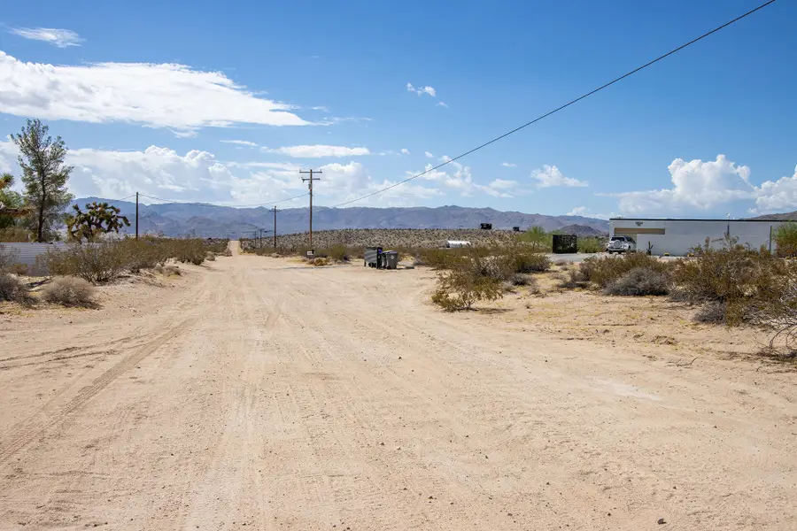 306 Stonehill Avenue, Joshua Tree, CA 92252 - #3