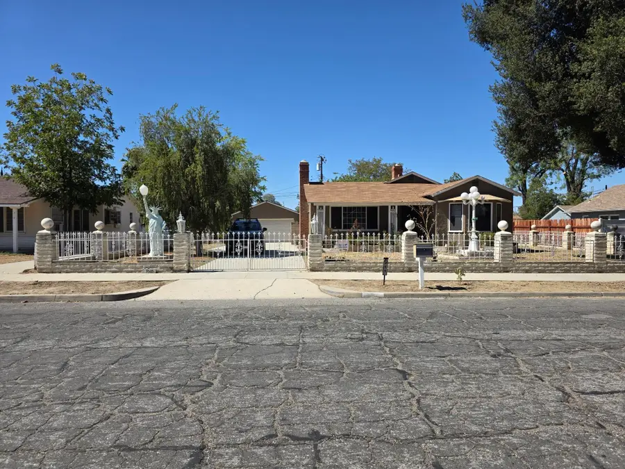 311 S Carmalita Street, Hemet, CA 92543 - #2