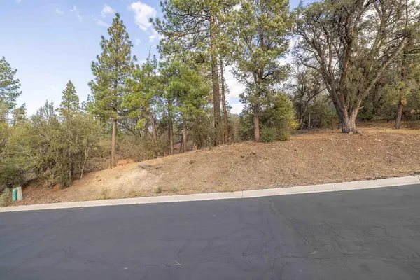 432 Woodcreek Drive, Big Bear City, CA 92314