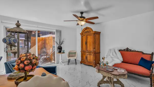 400 N Sunrise Way #106, Palm Springs, CA 92262