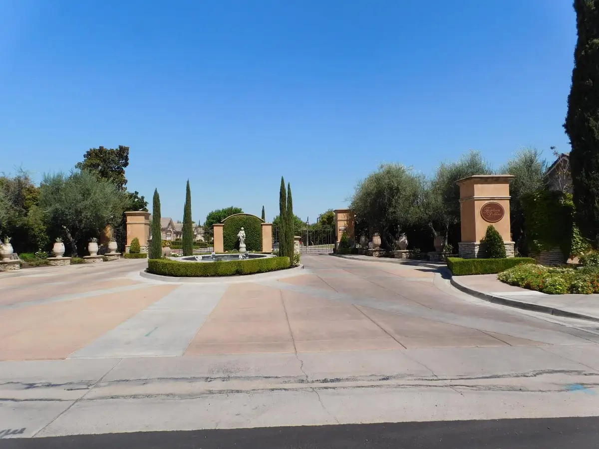 5215 N Via Amore, Fresno, CA 93711 - Image #1