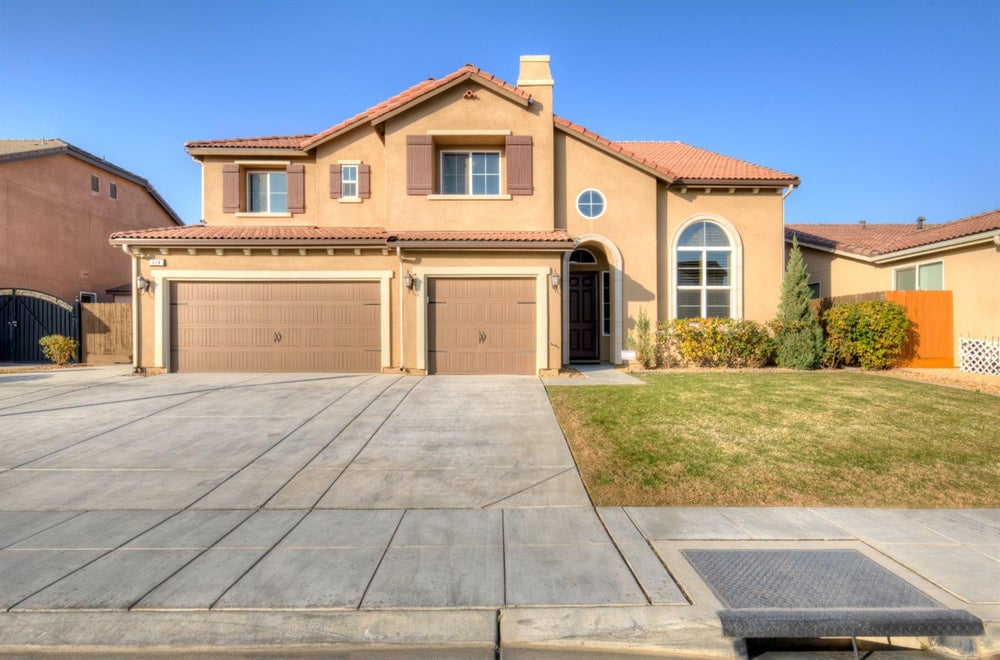 694 N Agua Dulce Avenue, Clovis, CA 93619 BHGRE