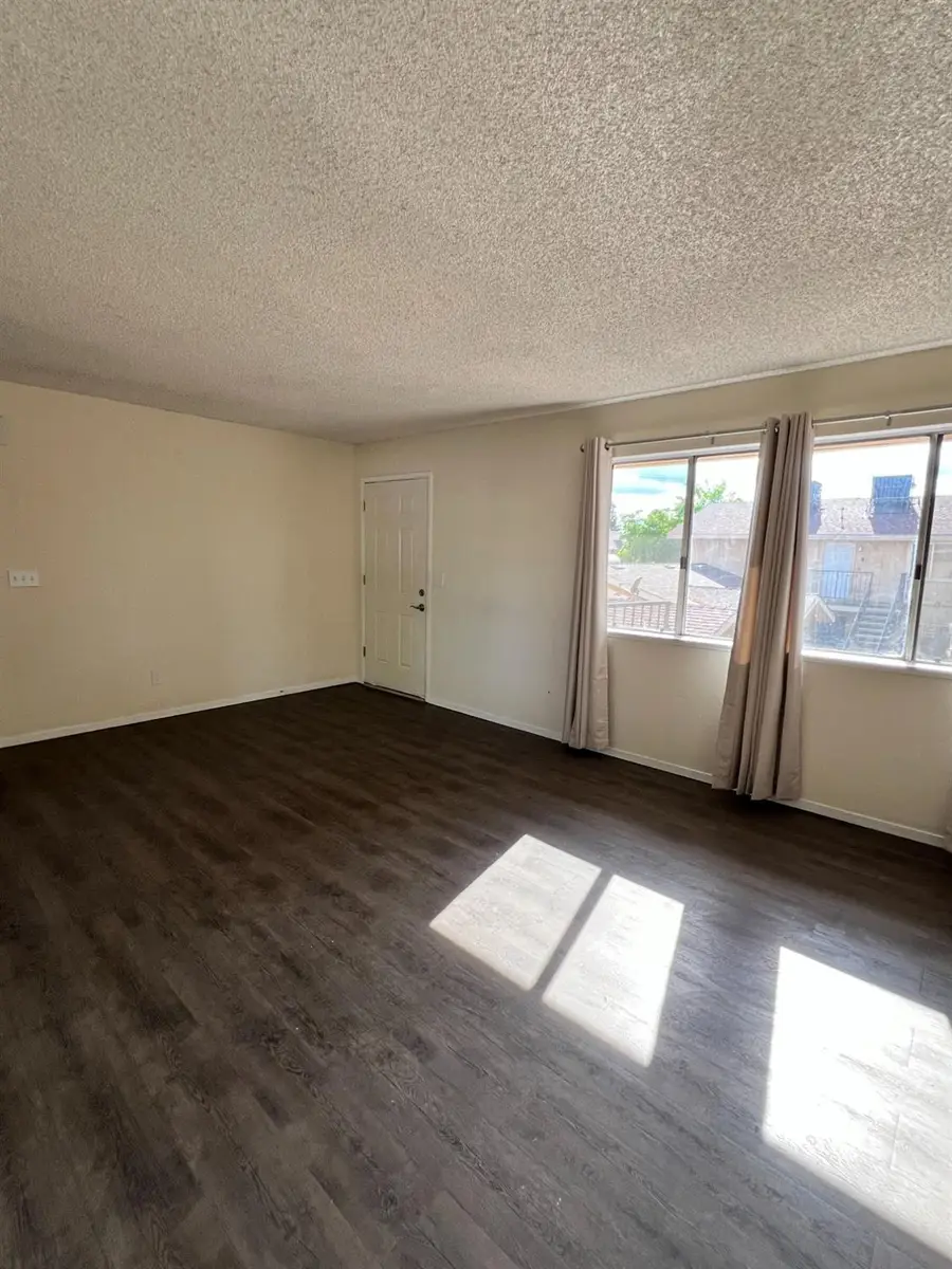 4313 N Emerson Avenue #202, Fresno, CA 93705 - #3