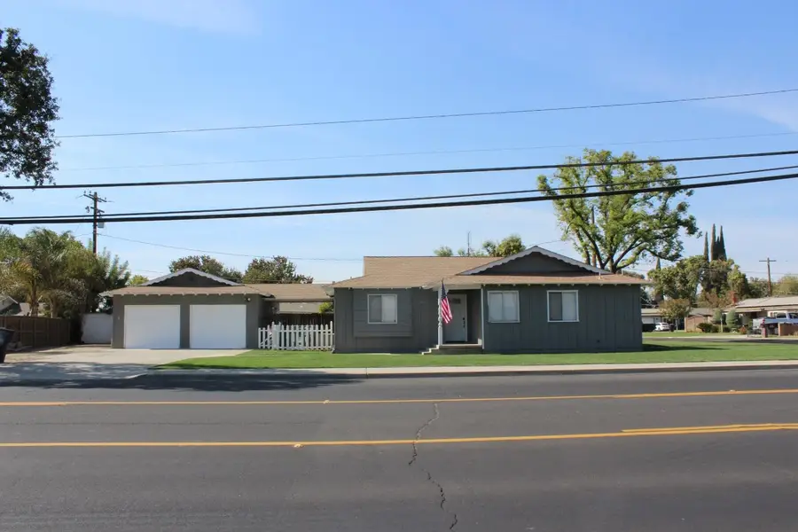 1996 N 11th Avenue, Hanford, CA 93230 - #2