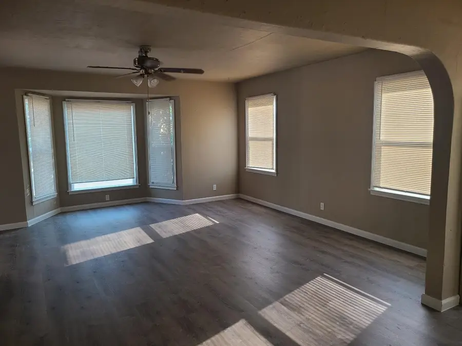 712 W Hammond Avenue, Fresno, CA 93728 - Image #2