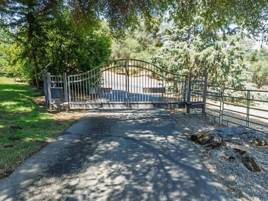 36515 Wells Road, Coarsegold, CA 93614 - #2