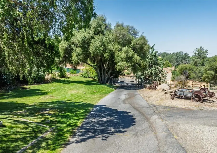 36515 Wells Road, Coarsegold, CA 93614 - #3