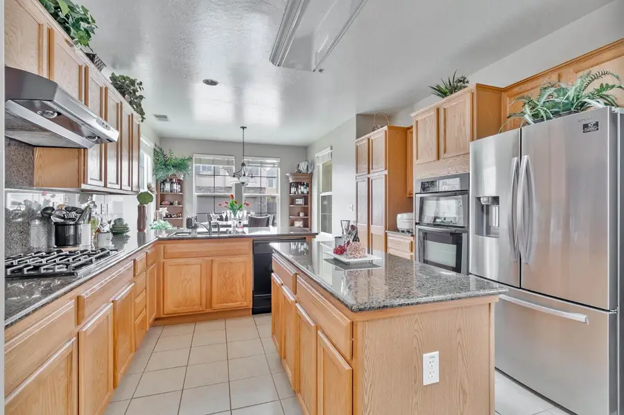 1744 Dali Way, Hanford, CA 93230 - Image #2