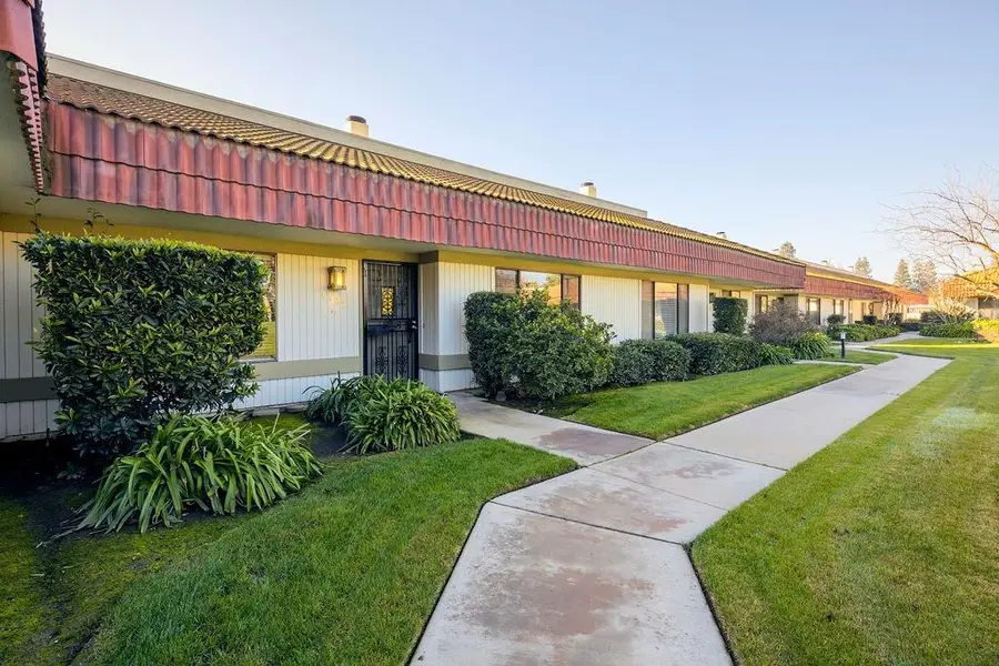 4908 N Sequoia Drive #102, Fresno, CA 93705 - Image #3