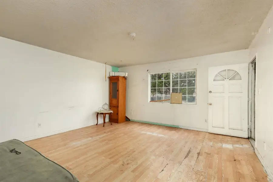 1420 Reese Avenue, Bakersfield, CA 93307 - Image #3