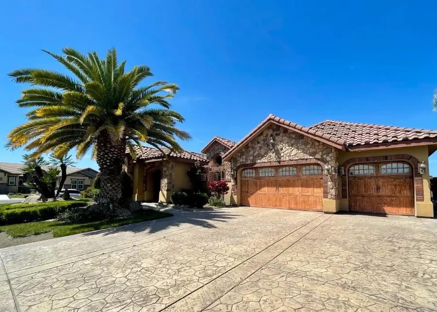 16052 W Middleton Avenue, Kerman, CA 93630 - Image #2