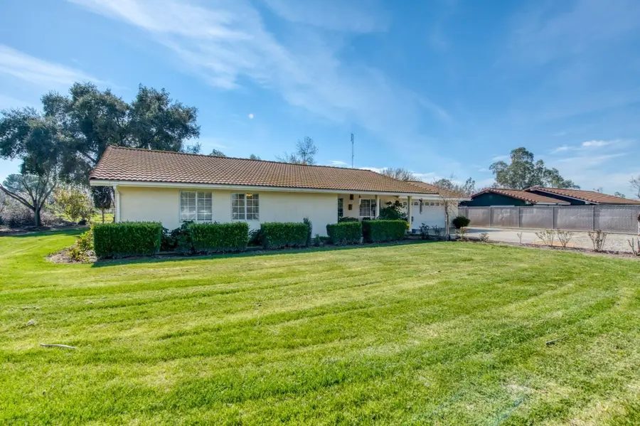 25540 Lynn Place #B, Madera, CA 93638 - Image #2